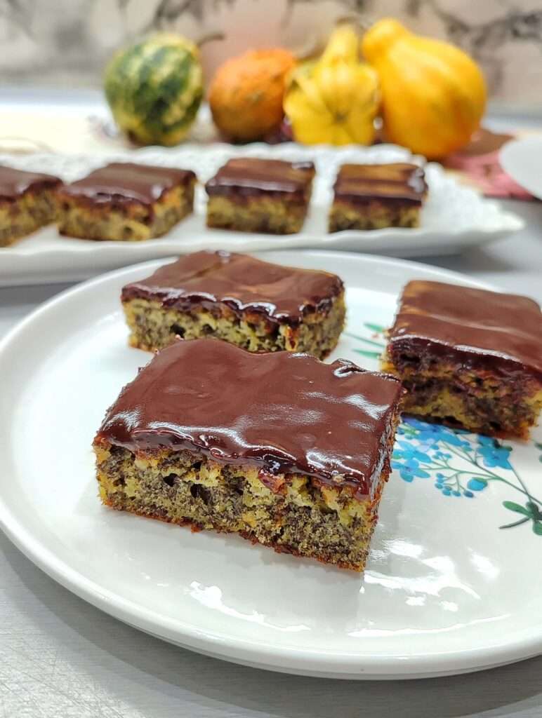 kolač sa makom i jabukama