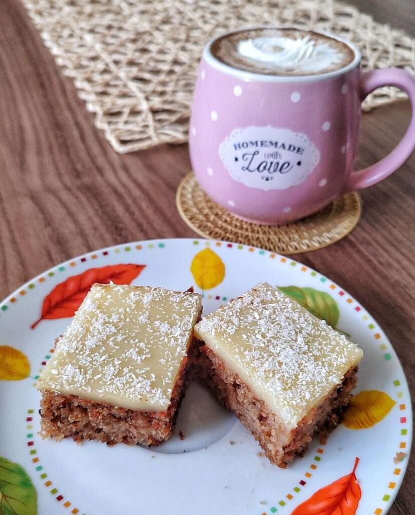 griz kolač sa jabukama bez brašna