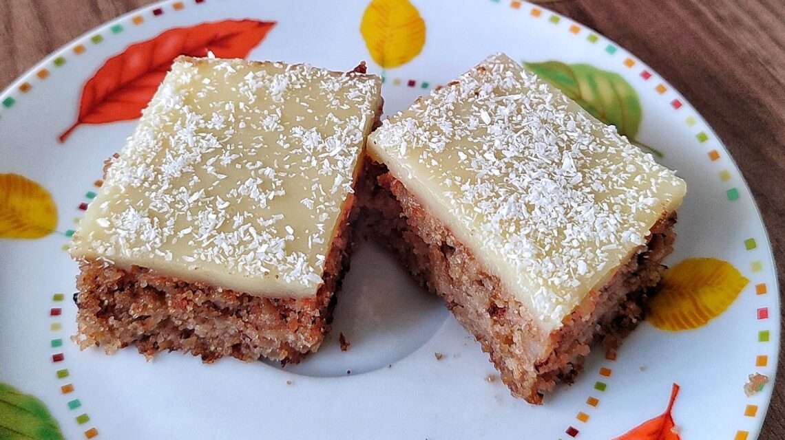 griz kolač sa jabukama